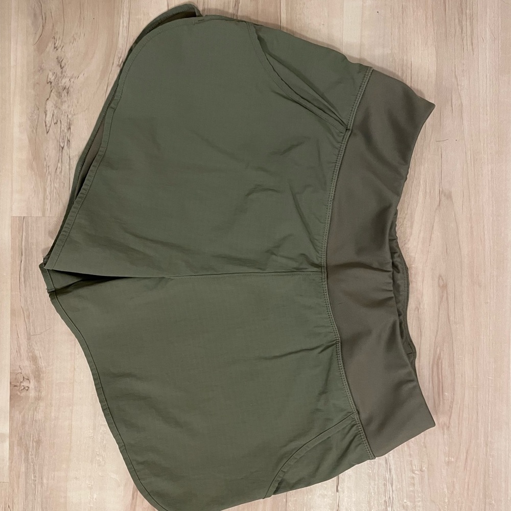 Mountain Hardware Shorts